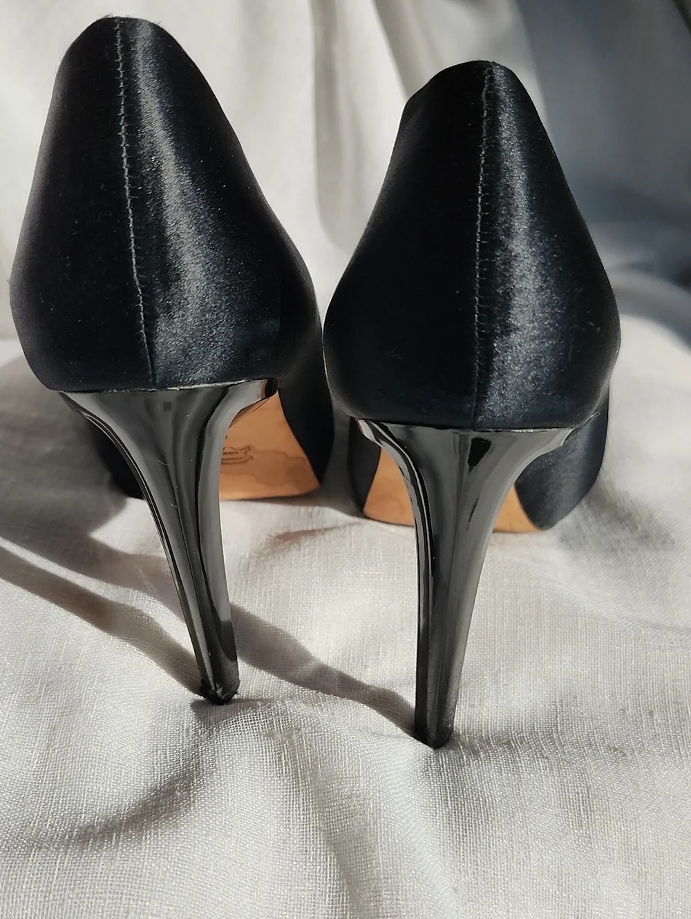 BCBGMAXAZRIA Good Cond 